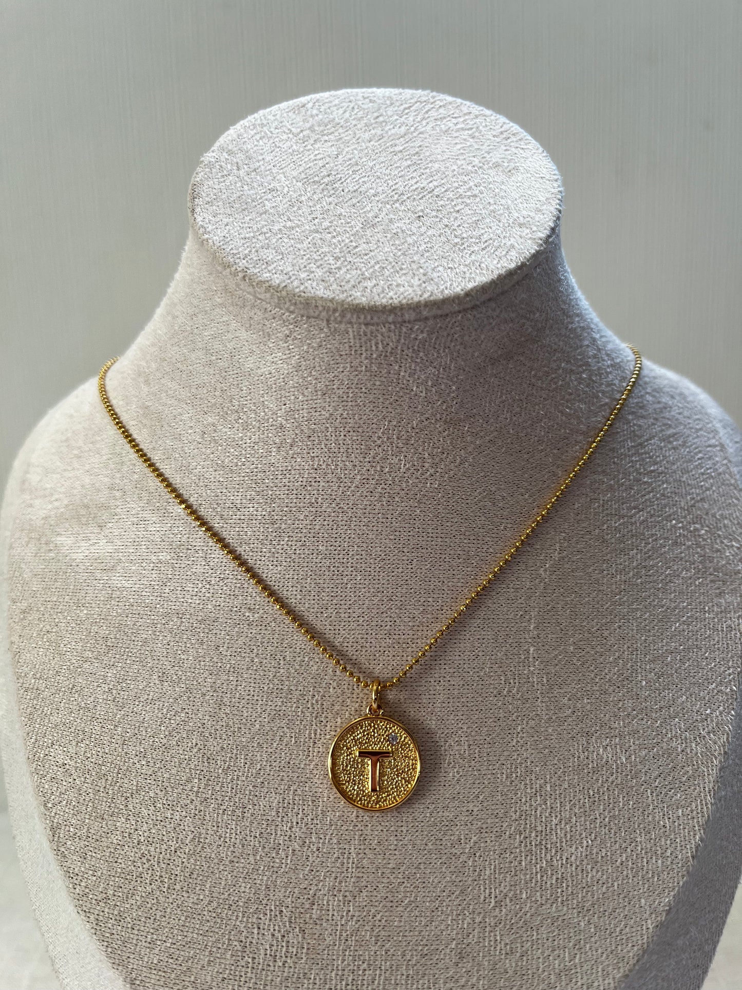 Cadena Letra L  Enchapada en Oro